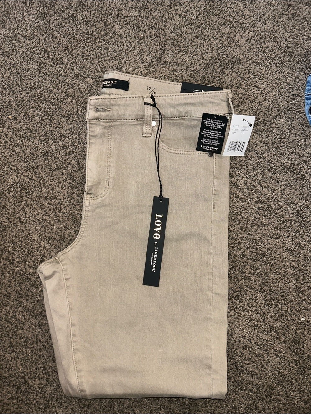 Women’s Skinny Jeans in Light Beige - Clean, Modern Fit